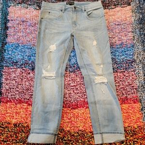 EMPYIRE SLIM STRAIGHT DISTRESSED JEANS